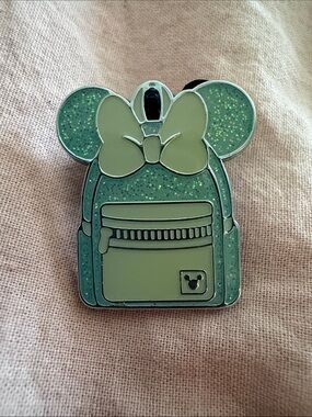LIMITED RELEASE!! VERY RARE! Mint Green Minnie Ear Backpack Enamel Pin